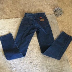 dark wash wrangler jeans